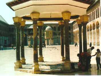 Der Innenhof der Omayadenmoschee